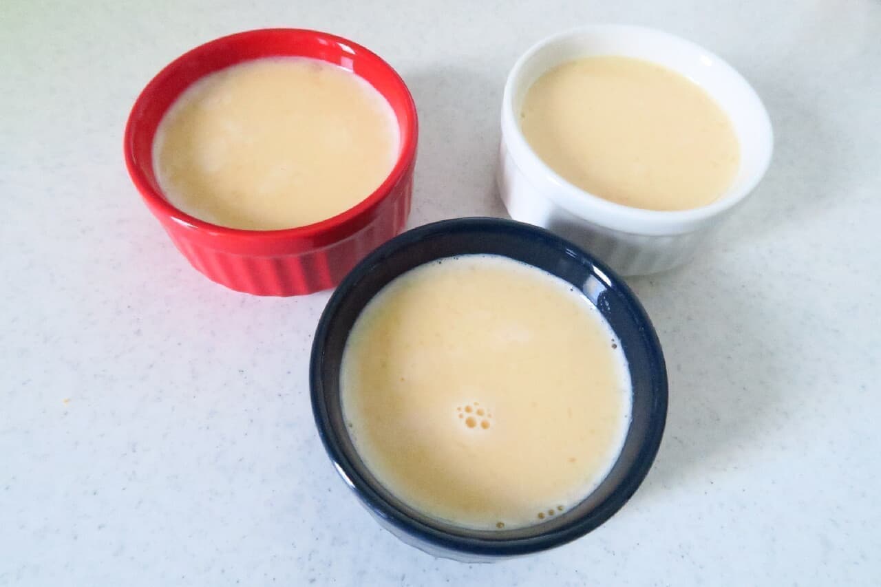 Easy recipe for honey pudding -- just steam in a pan for about 10 minutes! Flavorful and delicious with only 3 ingredients