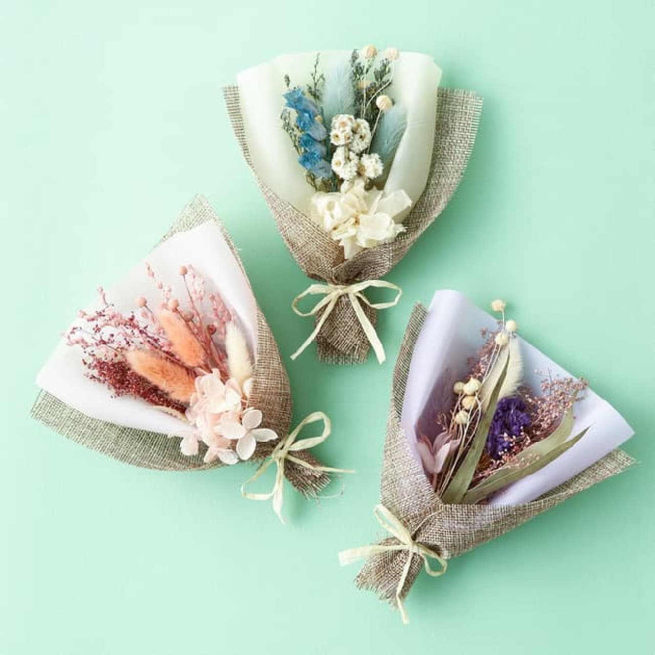 Francfranc's New Spring Gifts -- Dried Bouquet, 2WAY Knee Cover, Pair of Teacups, Tulip-Style Bath Salts, etc.
