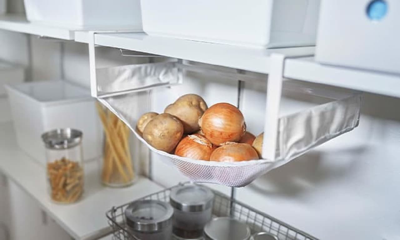 Yamazaki's new products such as "Floating Telescopic Shoe Rack Tower" and "Vegetable Storage Net Tower under the Cabinet"