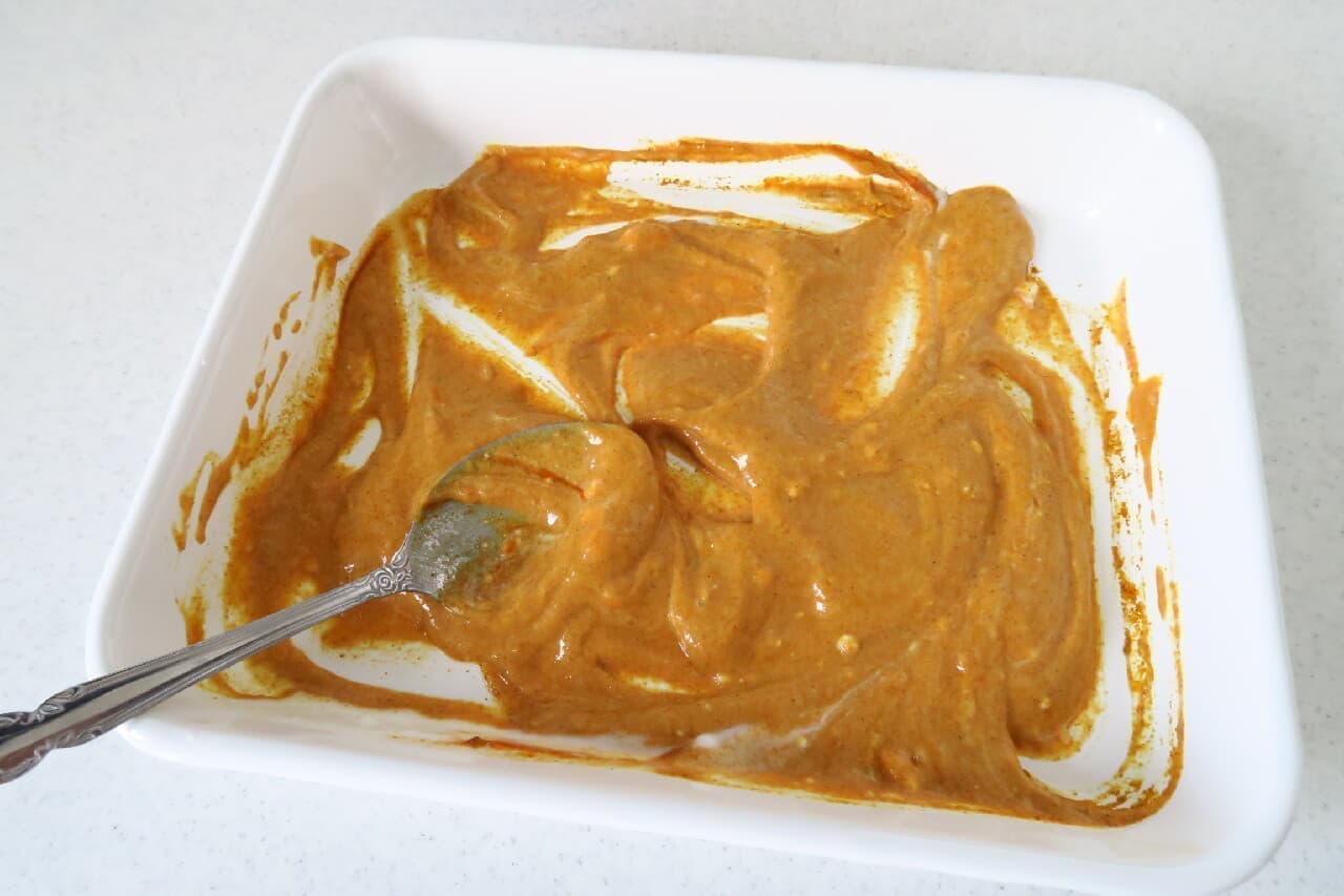 Easy recipe for Tandoori chicken -- marinate in enameled bathtub & oven straight! Spicy deliciousness!