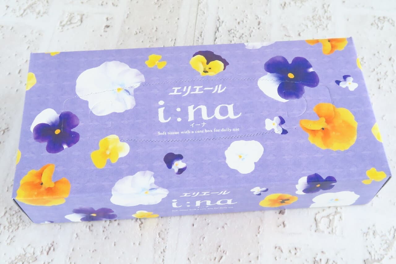 Cute floral pattern on "Elleair i:na Tissue"! Compact 5-box pack & gentle to the touch
