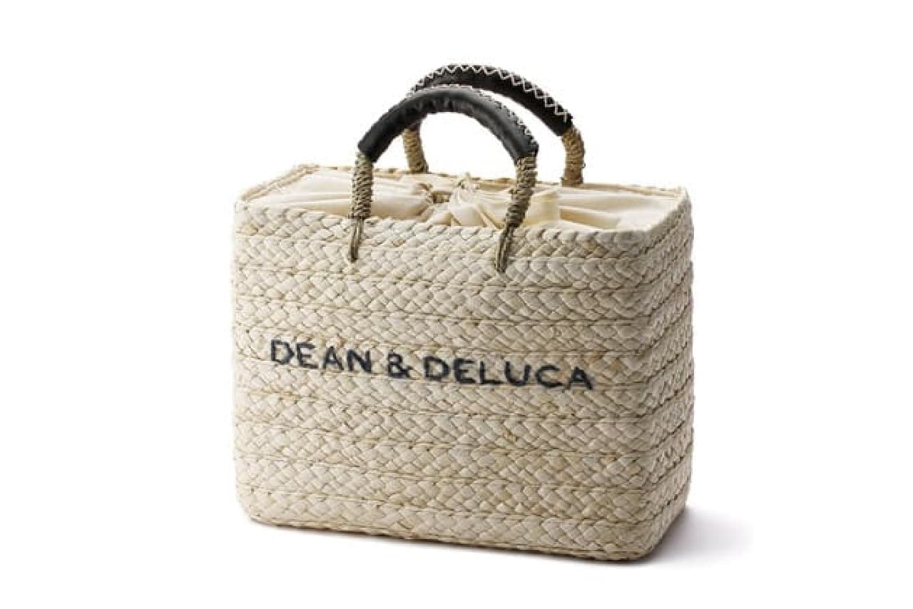 DEAN & DELUCA×BEAMS COUTUREコラボ -- フェミニンなエプロン・割烹着・保冷機能付きカゴバッグ