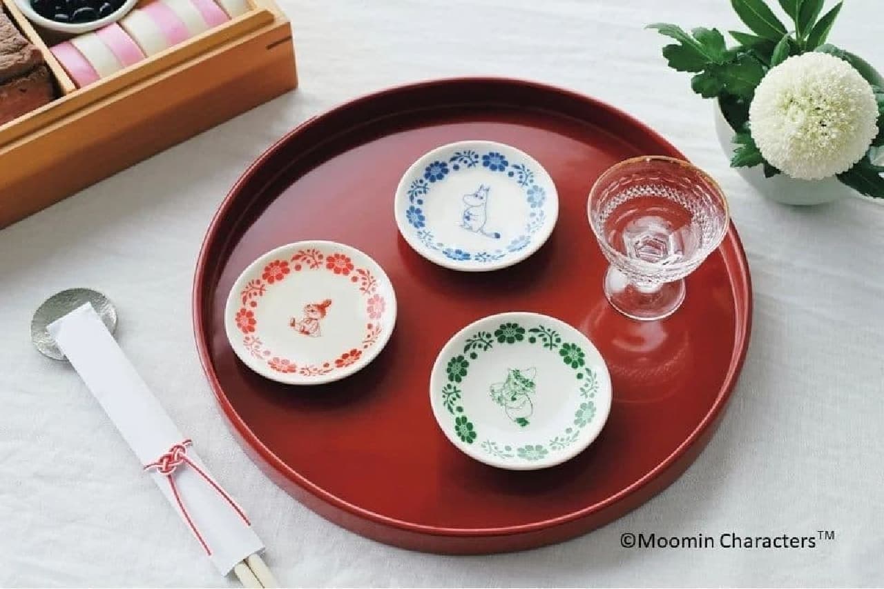 The "Moomin Mame Plate 3-Plate Set" is a supplement to the special New Year's issue of ESSE 2023.