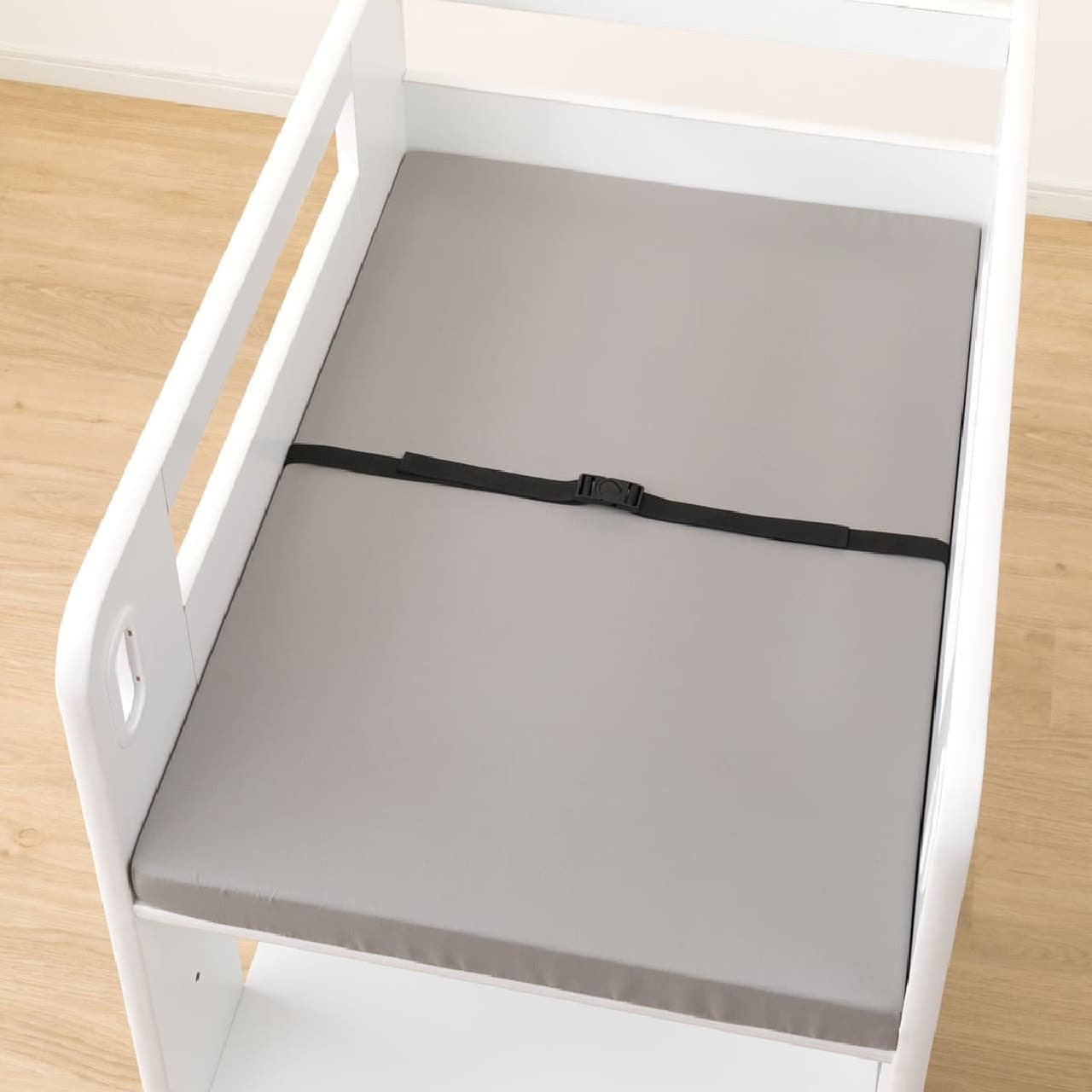 Nitori “Movable diaper changing table”
