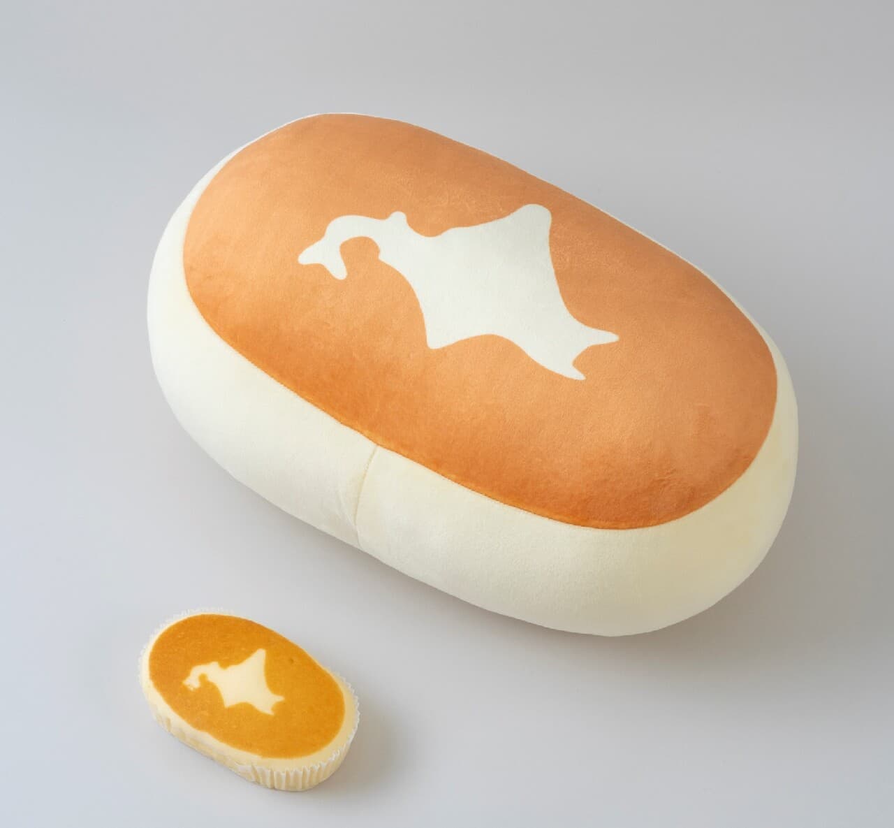 Takarajimasha “Hokkaido Cheese Steamed Cake FAN BOOK”