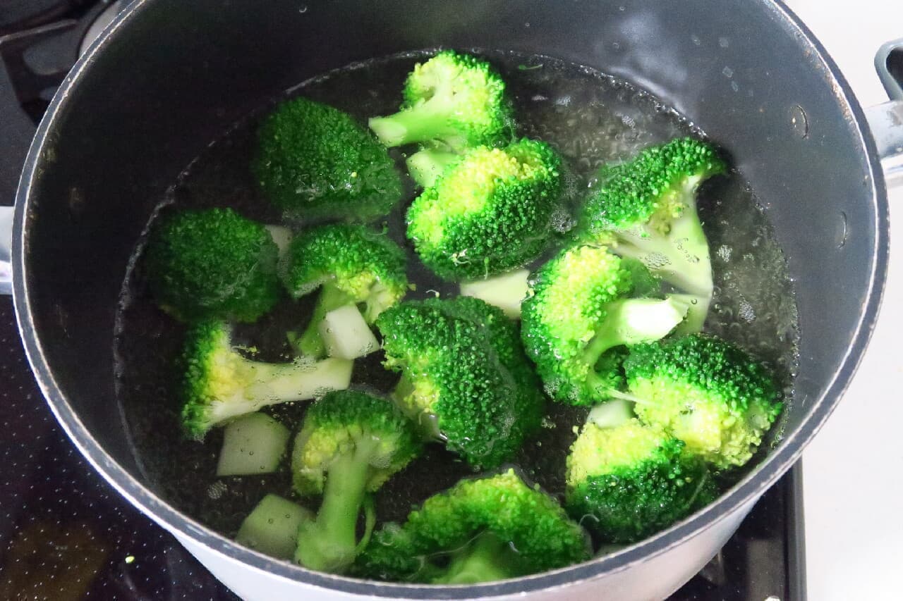 Broccoli Boil Pots