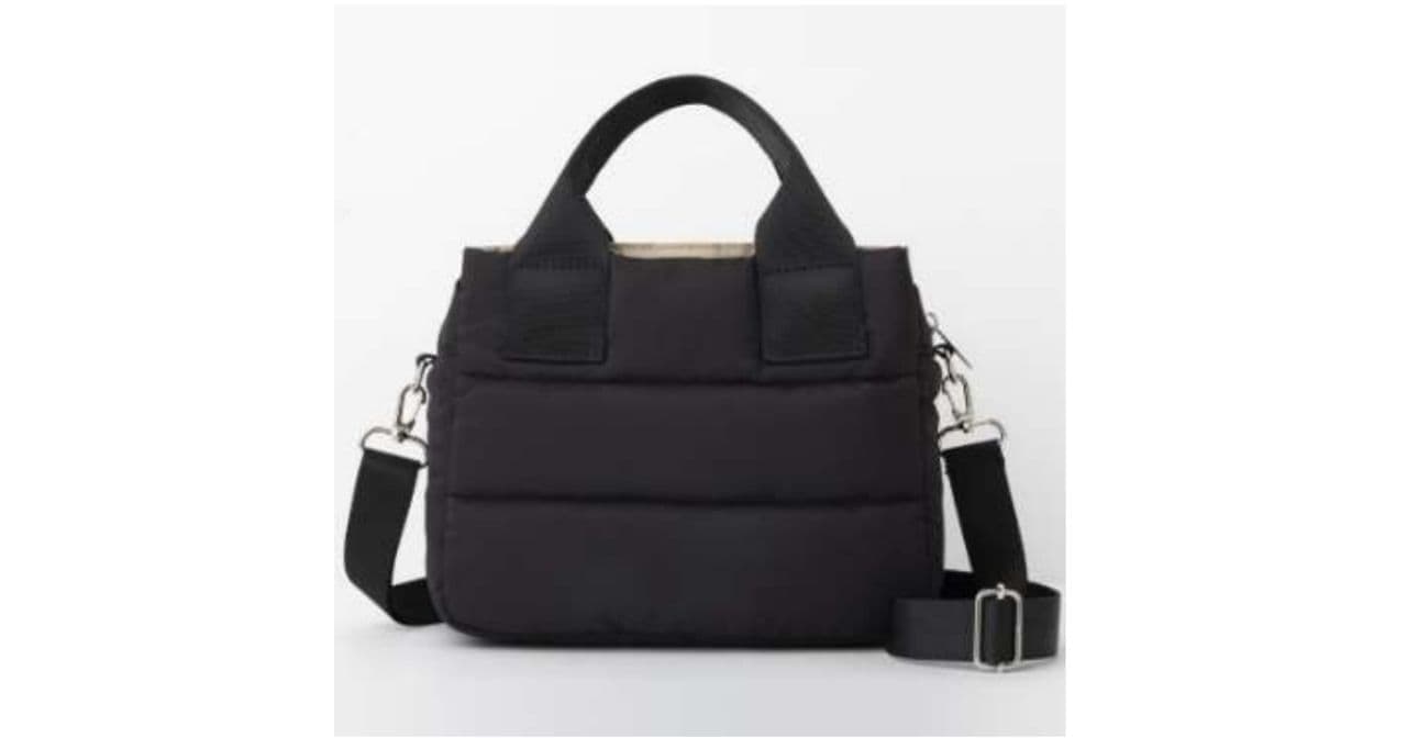 “Completely supervised by JTB Make your trip more fun! Quilted shoulder bag BOOK BLACK”