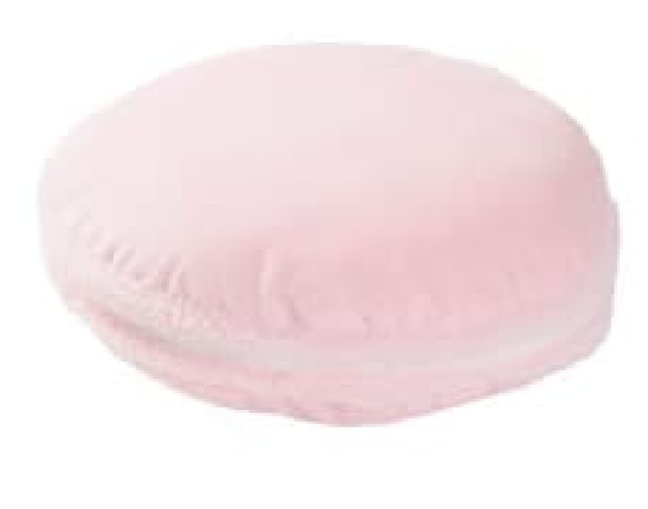 Chewy macaron-shaped cushion