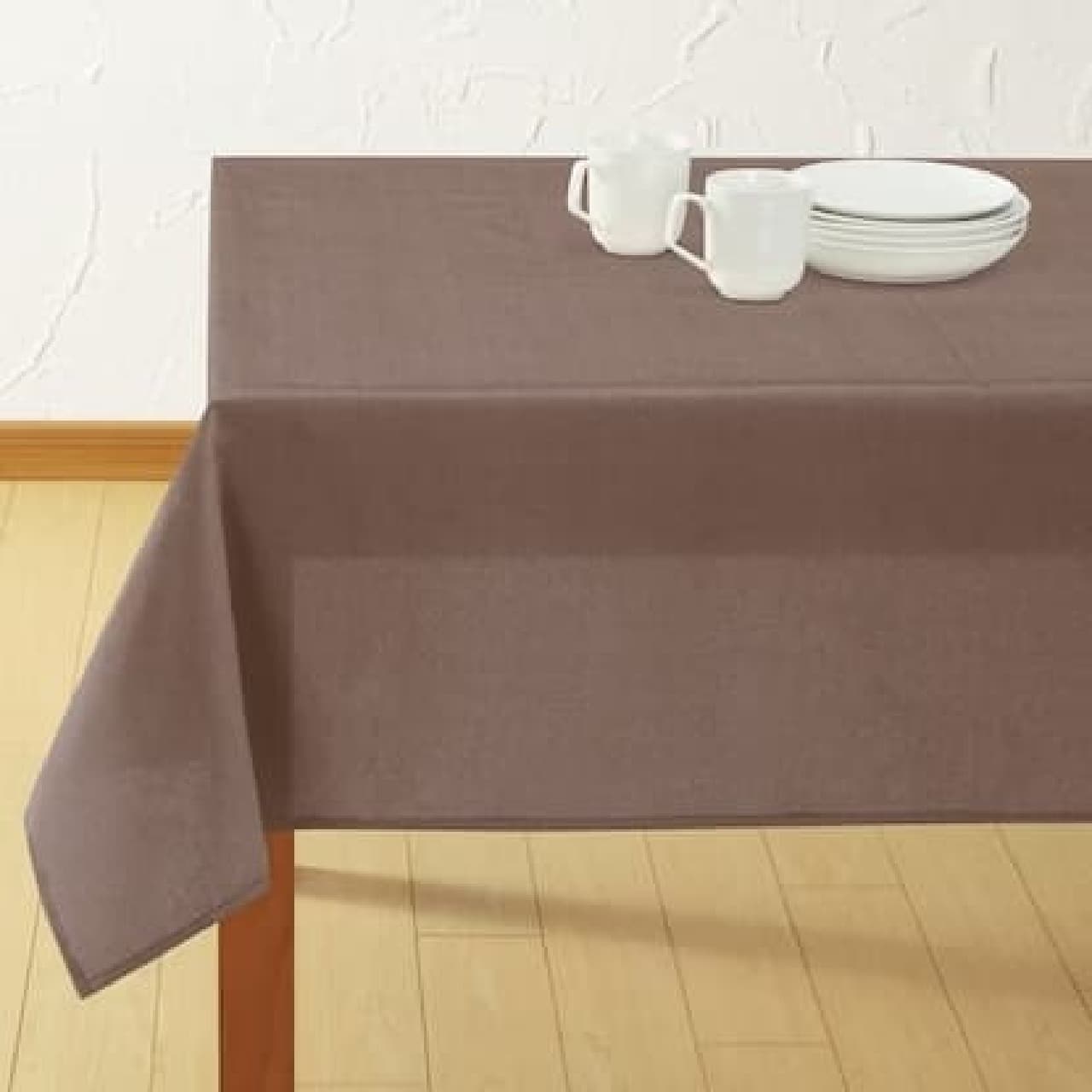 Easy care table cloth