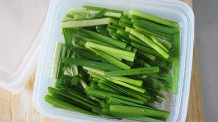 Crispy continues ♪ How to store garlic --Cut the bulky leaves while they are fresh
