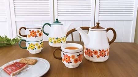 Showa retro teapot & mug in Villevan --Cute floral pattern for interior