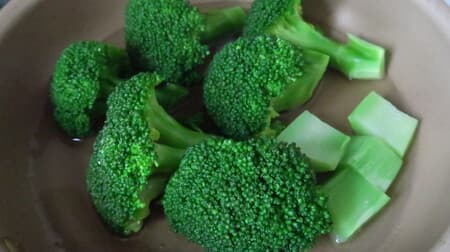 Boil for 3 minutes ♪ How to boil broccoli --Easy with a frying pan