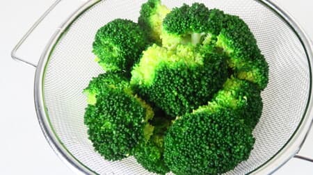 3 ways to boil and steam broccoli --Crispy in a pan, frying pan, and microwave
