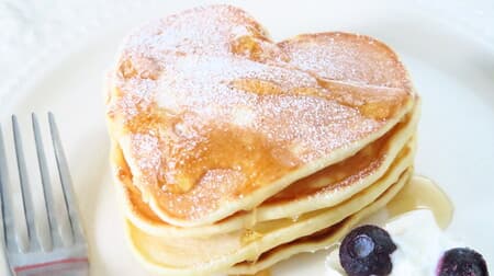 Cute heart pancake recipe -- no mold needed & easy with pancake mix! Recommended for anniversaries