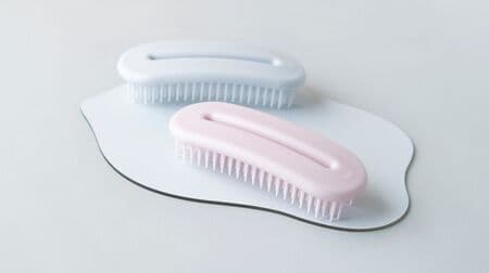 KAI "Oval Ring Hairbrush for Wet Hair" Washable and clean! Eliminates tangles and makes hair easy to dry
