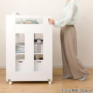Nitori's "Movable Diaper Changing Stand" allows diapers to be changed in a comfortable position without bending at the waist! Can be used as a storage shelf after diaper graduation.