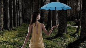 Never lose your umbrella again - Blunt + Tile, an umbrella that can be found with your smartphone