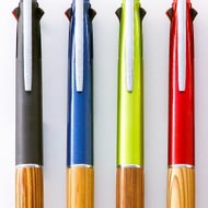 東急ハンズ×三菱鉛筆、木の風合いを楽しむオリジナル筆記具