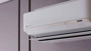The sound of fluttering and the faint light ... From Panasonic, a room air conditioner that creates a comfortable sleep