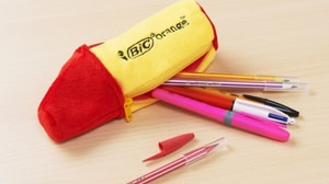 With a ballpoint pen type pouch! Stationery set packed with BIC standard items