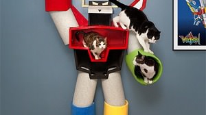 Cat tower "Voltron Cat Condo" [April Fool's Day in the United States]