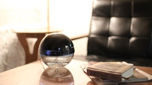 Compact model for the air purifier "Magic Ball" that "washes the air with water"