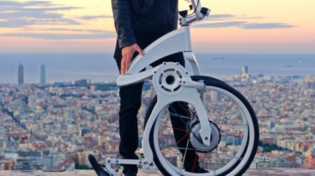 Electric assist "Gi Fly Bike" for bicycle commuters ... Folding in 1 second, maintenance-free
