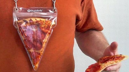 Hang the pizza around your neck! -Cool pizza pouch "Portable Pizza Pouch"