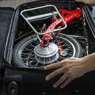 スーツケースで運べる電動アシスト自転車「FLEX」