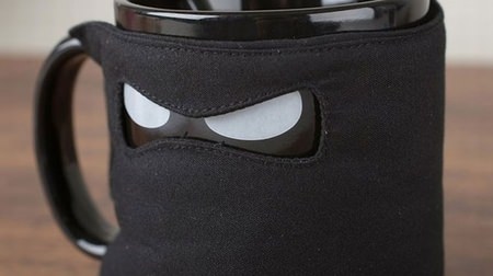 On cold nights, the ninja mug "Ninja Mug" -equipped with a hood insulation cover, shuriken coaster, and sword spoon