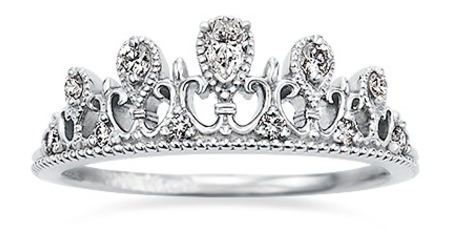 クリスマスに愛を誓うなら、ディズニープリンセスの婚約指輪はいかが？
