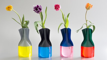 Perfect for spring flowers! A new modern color in a foldable vinyl vase