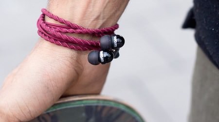 Earphones "Wraps" that can also be used as bracelets on your wrist when not in use