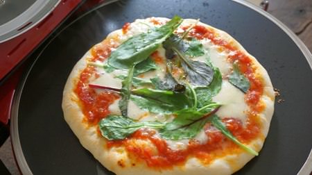400度の高温でピザを焼き上げる「グルメオーブン」--おうちでいつでも石窯風！