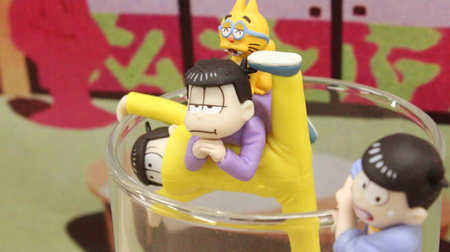 The second "Osomatsu-san" at the edge of the cup is also of high quality! I shot and reviewed the six children of "Pine Tsunagi"