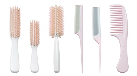 Natural hair hairbrush "toucherie" from Kai-white and pink are cute