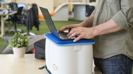 Is it good for your health to stand and work? … Standing desk “YouP” that inflates with air