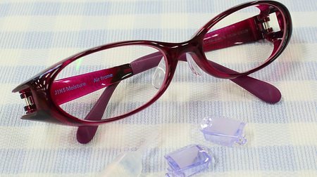 The savior of dry eye? Review of moisturizing glasses "JINS Moisture"-Moist eyes at about 58% humidity