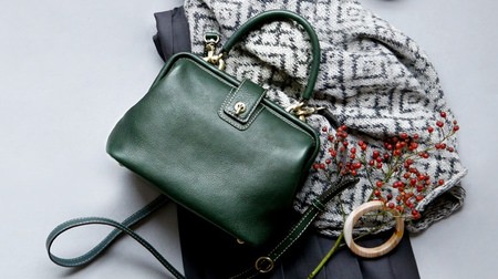 深みある緑色のバッグや財布が土屋鞄から--モミの木をイメージしたクリスマス限定色