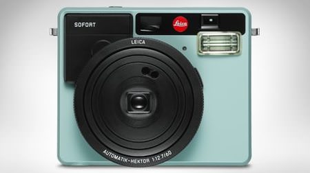 Share it on the spot when you take it! "Leica"'s first instant camera "Leica Zofort"