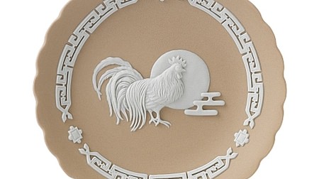 2017 is the "Rooster Year"! A decorative plate with a chicken motif from Wedgwood