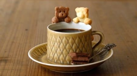 A bear pops from the edge of the cup--Recipe book with paper pattern "Too cute cup edge cookie"