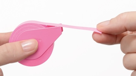 Sticky note "Tape Nofusen" that can be used like cellophane tape, in a case with a cutter
