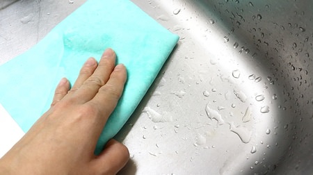 A clean cloth around the water ♪ "Kitchen cloth that does not lose water absorption" that is useful for general cleaning
