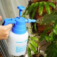 マンション住まい必携！葉水やベランダ掃除に便利な「加圧式全自動スプレー」