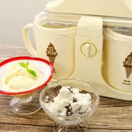 一度に2種類のアイスが作れる「BRUNO デュアルアイスクリームメーカー」--ふわっふわ食感が新しい！
