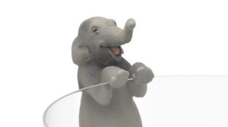 Energetic with the edge of the cup ♪ Longevity Asian elephant "Elephant Hanako" becomes a mini figure