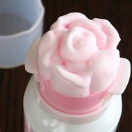 美しいバラが咲く洗顔料「エビータ ビューティホイップソープ」に限定品--ローズ＆ストロベリーの甘い香り