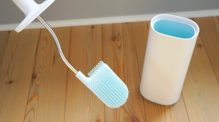 I wanted such a toilet brush! "Joseph Joseph" whole body toilet brush seems to solve long-standing dissatisfaction
