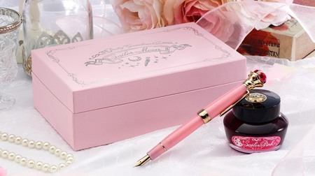 Sailor Moon's disguise pen becomes a special fountain pen--Ink with the image of a tuxedo mask is also available